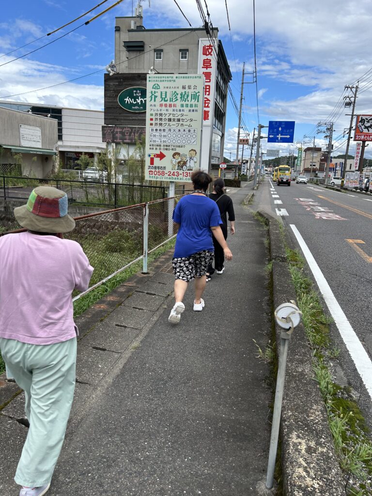 お散歩🚶‍♀️