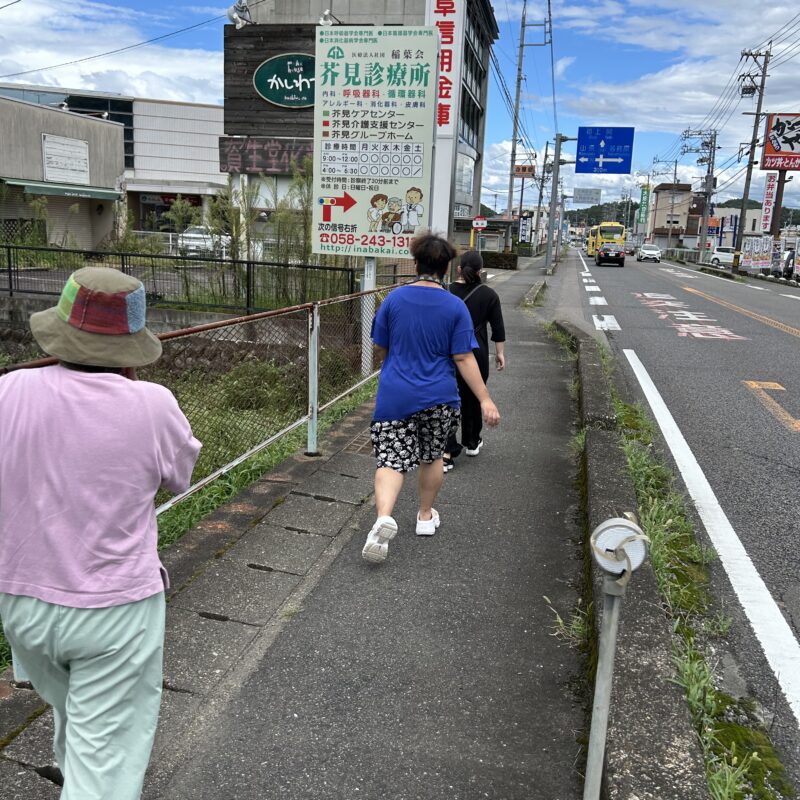 お散歩🚶‍♀️